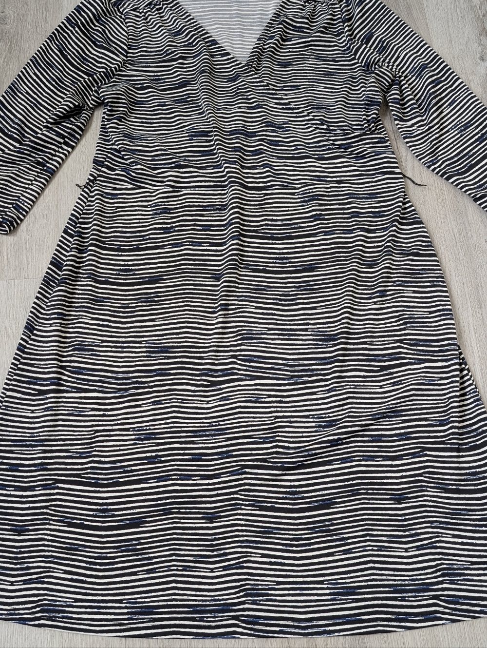 Ricki's Black White Striped V-Neck Stretchy Flowy Casual Midi Dress Size L - Picture 3 of 11